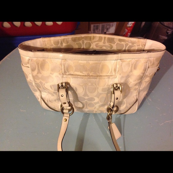 Coach - Picture 1 of 8